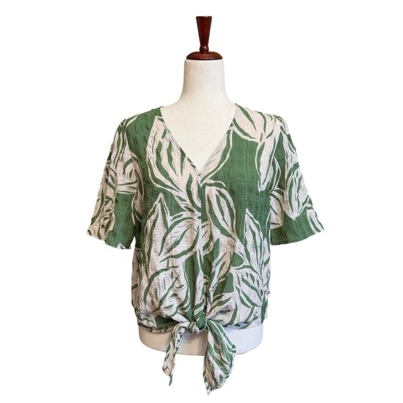 C by One Tropical Tie Front V-Neck Flutter Sleeve Blouse. Green Tan Size M #1412 - Picture 2 of 8